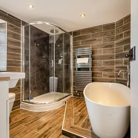 2 Bed In Field Broughton Oc-L31021 * קרטמל