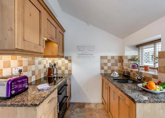 2 Bed In Field Broughton Oc-l31021 Картмел